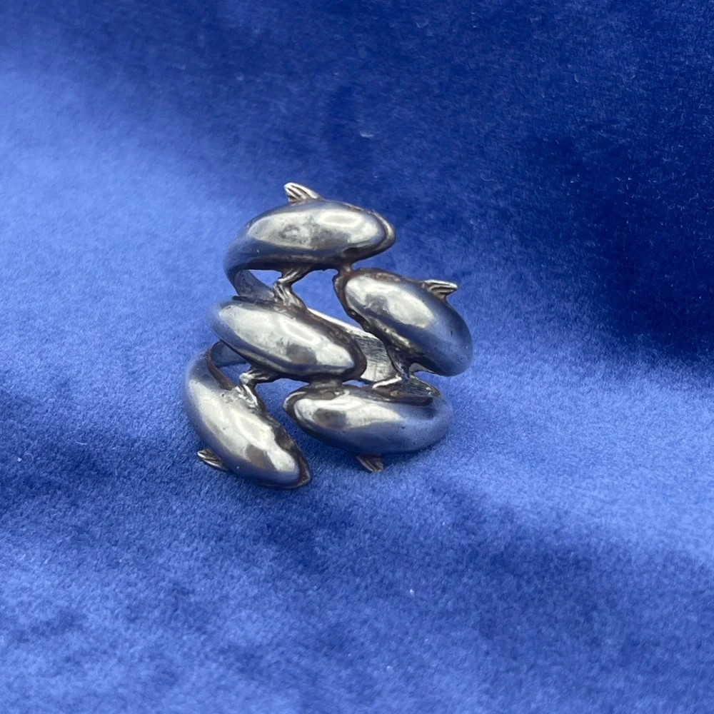 Five Dolphin ring - Picture 1 of 3